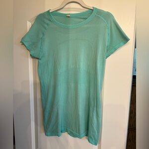 🍋 Lululemon Swiftly Tech short sleeve. Hip length. Size 8. Mint/Teal. VGUC.